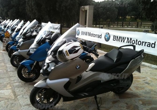 Urban Tour 2012. Gli scooter BMW in prova nelle maggiori città italiane Urban Tour 2012. Gli scooter BMW in prova nelle maggiori città italiane