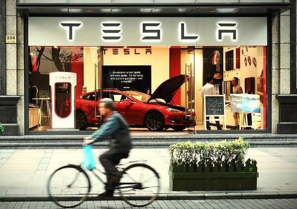 Tesla vs Pinduoduo: Musk contro lapp cinese di e-commerce
