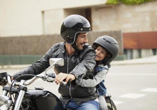 Rientro a scuola. La metà delle famiglie sceglie di andare in auto o in moto Rientro a scuola. La metà delle famiglie sceglie di andare in auto o in moto