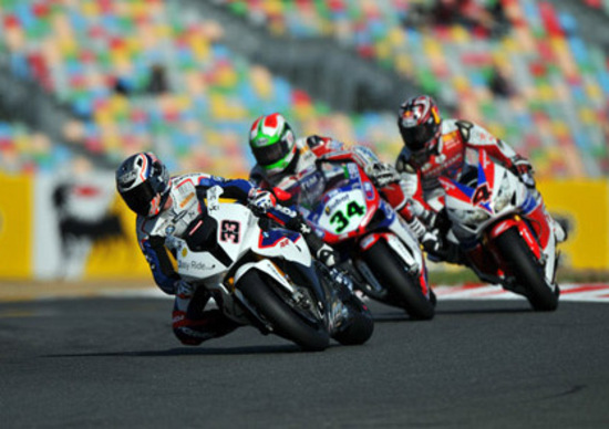 SBK a Magny Cours. Sykes in testa alla prima qualifica SBK a Magny Cours. Sykes in testa alla prima qualifica