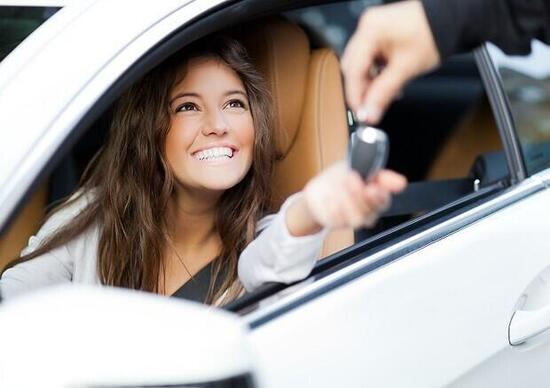 Acquistare un'auto online: il 41% dei consumatori italiani dice sì Acquistare un'auto online: il 41% dei consumatori italiani dice sì