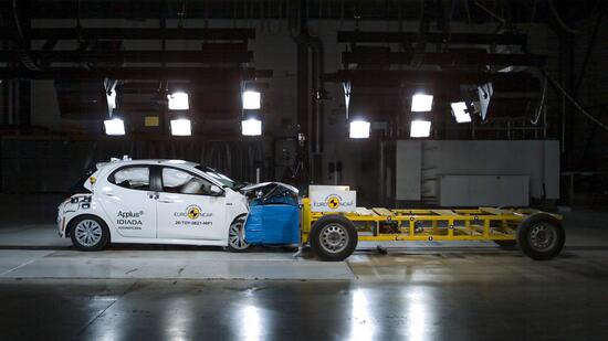Crash test Euro NCAP, cinque stelle per la Toyota Yaris Crash test Euro NCAP, cinque stelle per la Toyota Yaris