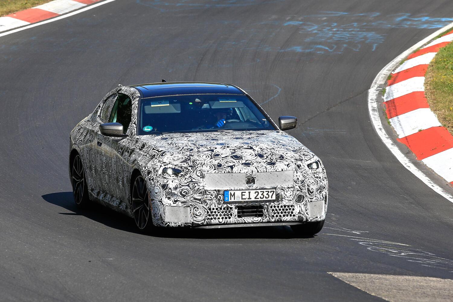BMW Serie 2 Coupé: maxi-griglia o no? Le foto spia