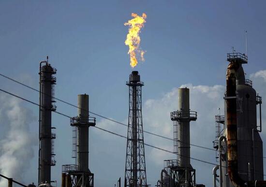 Petrolio: è davvero iniziato il declino? Petrolio: è davvero iniziato il declino?