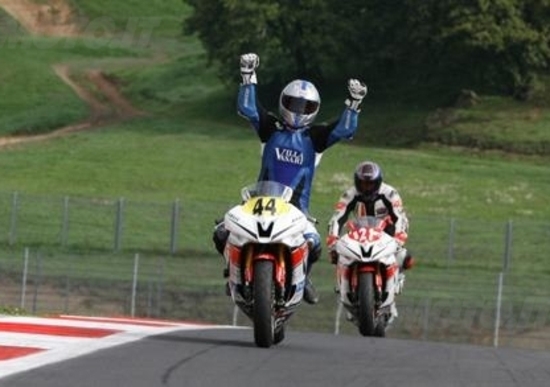 Yamaha R6 Cup: vittoria a Manici, titolo a Biliotti Yamaha R6 Cup: vittoria a Manici, titolo a Biliotti