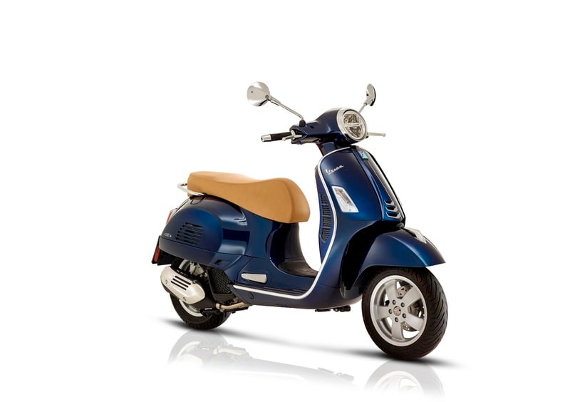 Vespa Gts 300 Hpe 21 Prezzo E Scheda Tecnica Moto It