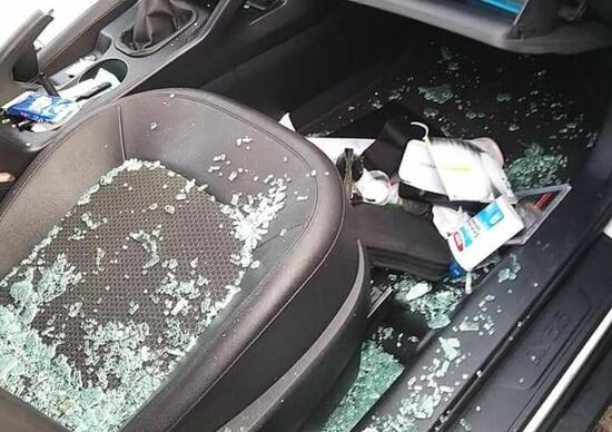 Rimini, auto vandalizzate davanti all’ospedale: “Attacco mirato al personale sanitario” Rimini, auto vandalizzate davanti all’ospedale: “Attacco mirato al personale sanitario”