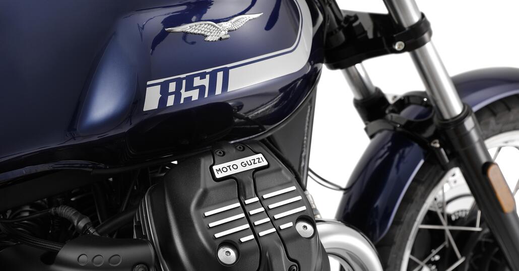Nuova Moto Guzzi V7 2021: arriva il motore 850 da 65 cavalli. Prezzo e disponibilità