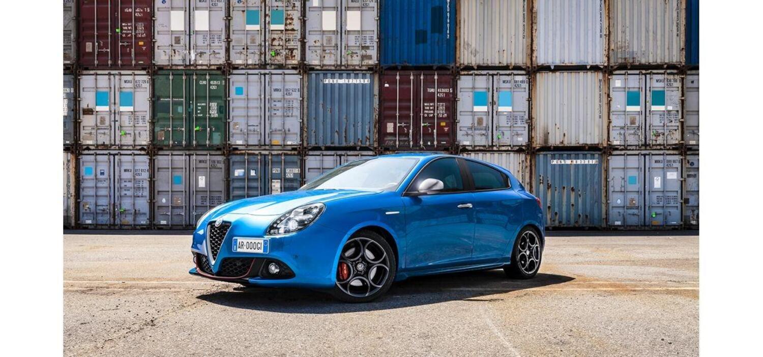 La berlina morta Alfa Romeo supera zona rossa e covid: ecco il link per accaparrarsela nuova con sconto 25%