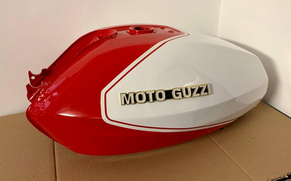 Vendo SERBATOIO MOTO GUZZI 1000 SP Moto Guzzi a Milano (codice 8244582 ...