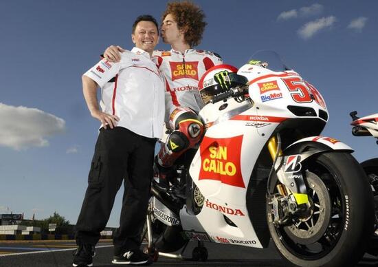Marco Simoncelli: oggi sarebbero 34. Gli auguri, questa volta, sono una preghiera scanzonata Marco Simoncelli: oggi sarebbero 34. Gli auguri, questa volta, sono una preghiera scanzonata