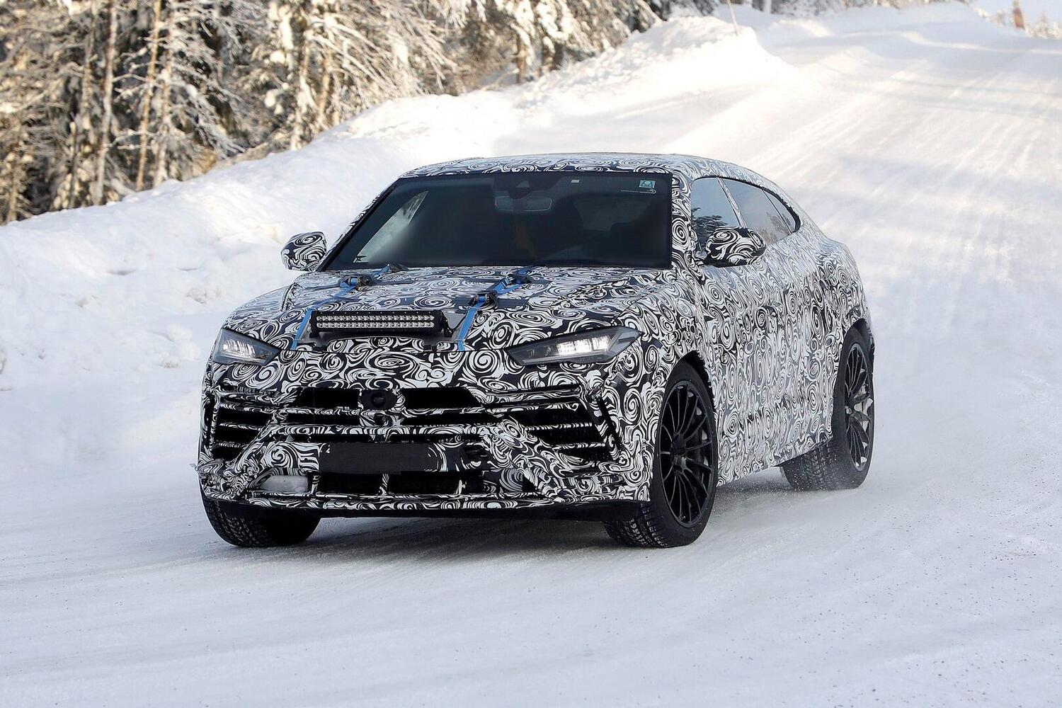 Lamborghini Urus EVO, Restyling del superSUV: ibrido in stile Siàn