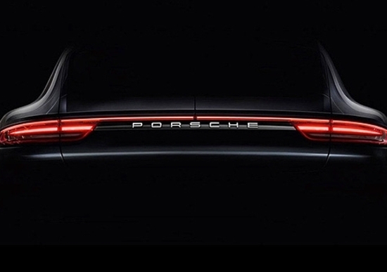 Nuova Porsche Panamera: primo teaser della seconda generazione Nuova Porsche Panamera: primo teaser della seconda generazione