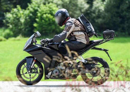 KTM RC 390 2021 nel solco della RC8. Nuove foto spia KTM RC 390 2021 nel solco della RC8. Nuove foto spia