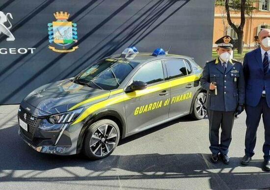 La Peugeot e-208 amplia la flotta della Guardia di Finanza La Peugeot e-208 amplia la flotta della Guardia di Finanza