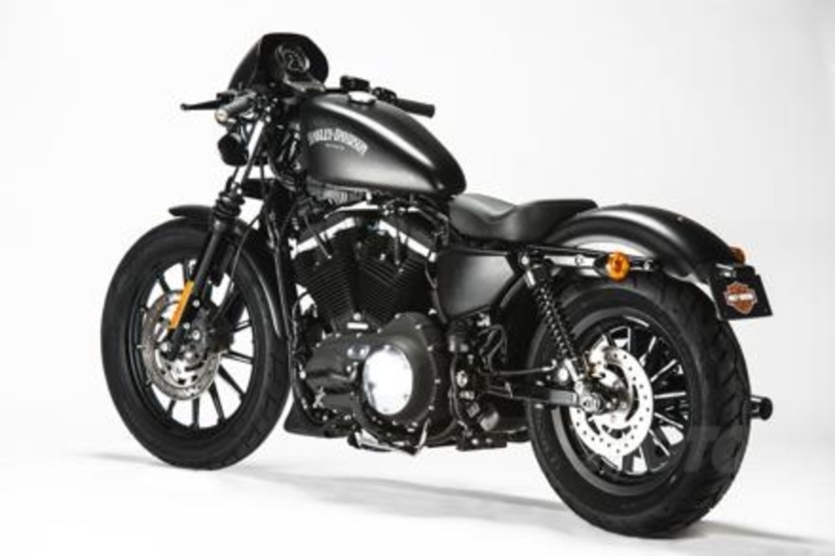 Harley-Davidson Iron 883 Special Edition S, the Black Beauty - News -  Moto.it