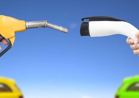 I veicoli a benzina consumano 3-400 volte più materie prime di quelli elettrici I veicoli a benzina consumano 3-400 volte più materie prime di quelli elettrici
