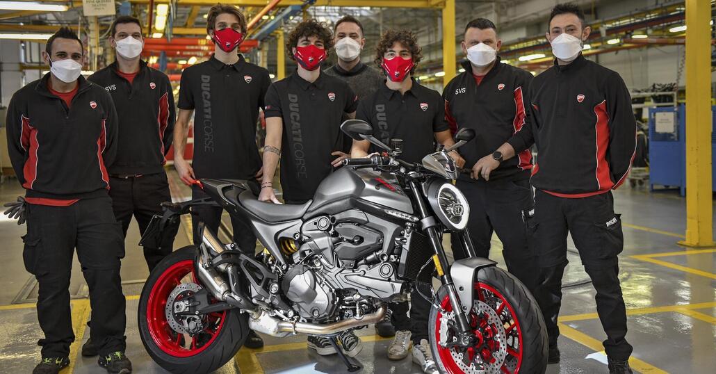 Nuovo Ducati Monster 2021: al via la produzione. Con tre padrini d'eccezione