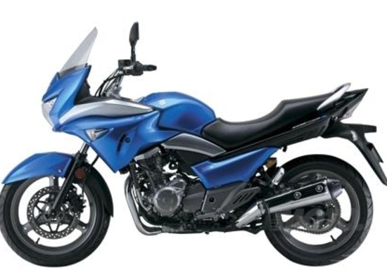 Suzuki GW250S presentata a Shanghai Suzuki GW250S presentata a Shanghai