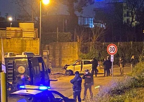 Gli rubano il Rolex e poco dopo la sua Smart sperona i ladri: due morti e un giallo Gli rubano il Rolex e poco dopo la sua Smart sperona i ladri: due morti e un giallo