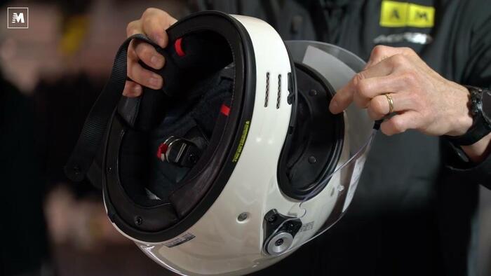 Solocaschi: recensione casco integrale Shoei Glamster - Accessori - Moto.it