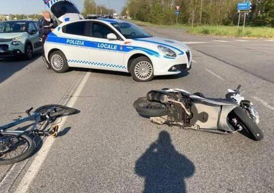 Piacenza: maxi-scooter contro bici. Ciclista in ospedale dopo lo schianto Piacenza: maxi-scooter contro bici. Ciclista in ospedale dopo lo schianto