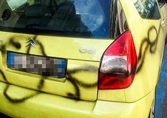 Brescia, atti vandalici su decine di auto a Travagliato Brescia, atti vandalici su decine di auto a Travagliato