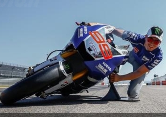 Quanto piega una MotoGP? Quanto piega una MotoGP?