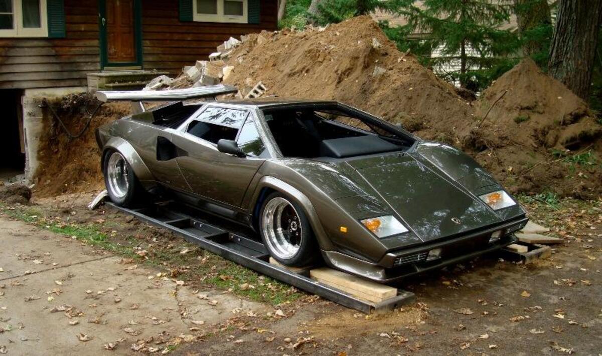La replica Countach più artigianale 500CV e 75.000 euro