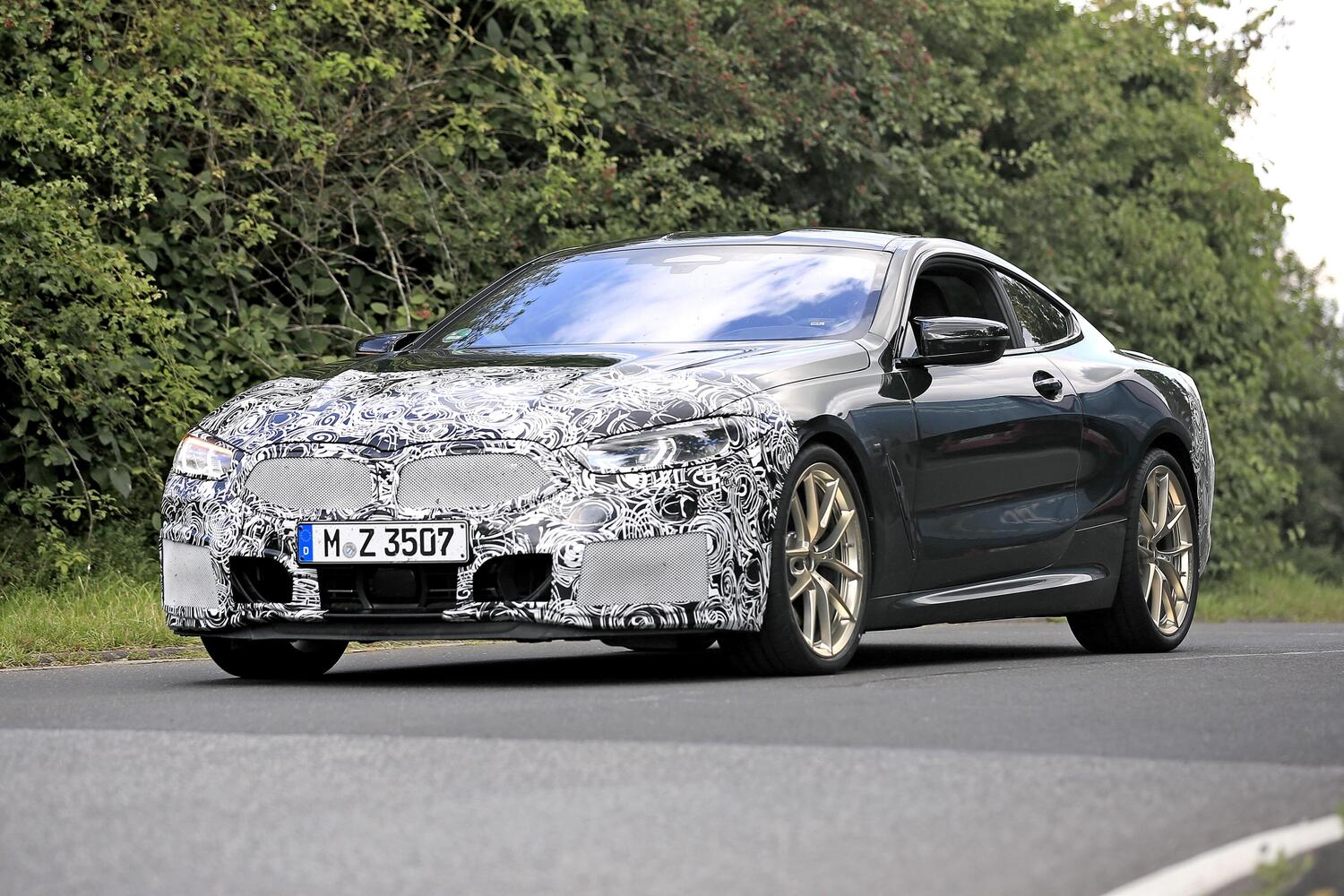 BMW Serie 8 restyling: maxi doppio rene, sì o no? Le foto spia