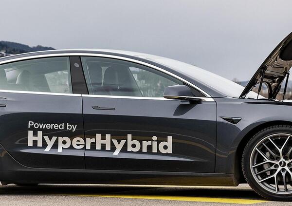 La prima Tesla Model 3 in versione ibrida