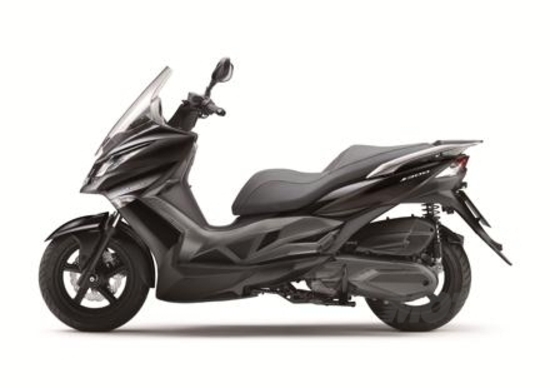 Kawasaki J300: 4 anni di garanzia e bauletto gratis Kawasaki J300: 4 anni di garanzia e bauletto gratis