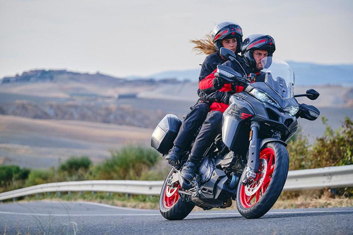 Ducati Multistrada V2 e V2S m.y. 2022. Cambia nome e si migliora così -  News - Moto.it
