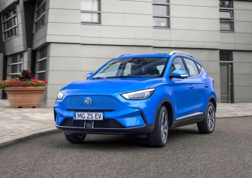 Mg ZS EV Luxury 72 kWh nuove, listino prezzi auto nuove Automoto.it
