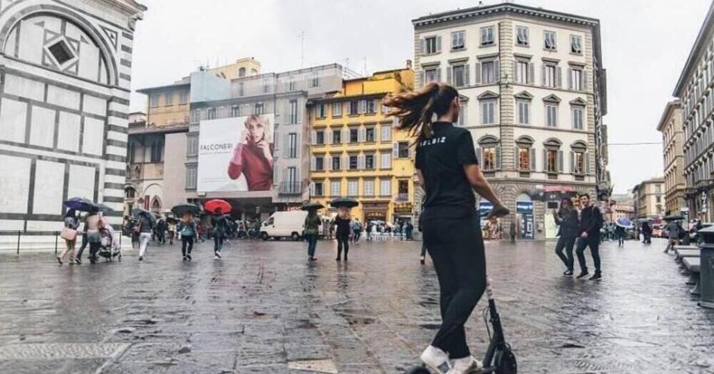 Monopattini. Obbligo del casco, in Toscana rischio incostituzionalità