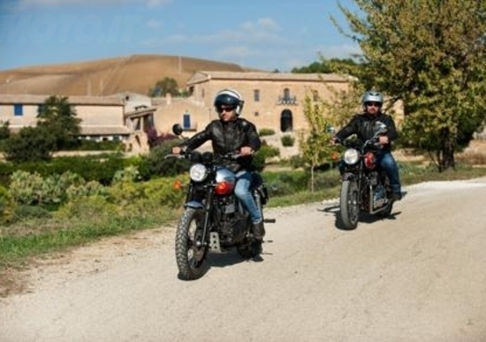 In viaggio con le Triumph T100 e Scrambler In viaggio con le Triumph T100 e Scrambler