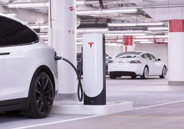 Aggiornamento mappa punti ricarica Tesla, Supercharger triplicati in due anni