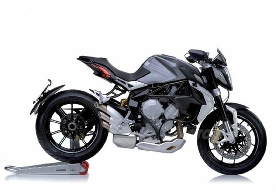 MV Brutale 800 Dragster: foto, caratteristiche e prezzo MV Brutale 800 Dragster: foto, caratteristiche e prezzo
