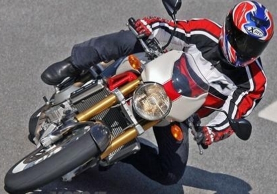 Guida alla Ducati Monster Quattro valvole Guida alla Ducati Monster Quattro valvole