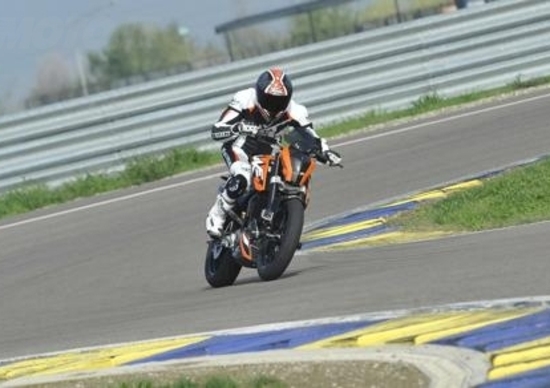 KTM DukeTrophy, il 16 marzo le selezioni per la borsa di studio KTM DukeTrophy, il 16 marzo le selezioni per la borsa di studio