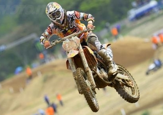 MX. Cairoli e Herlings si aggiudicano Gara 1 del GP della Thailandia MX. Cairoli e Herlings si aggiudicano Gara 1 del GP della Thailandia