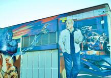 Murello, l'azienda che costumizza le moto prende vita con il murale dedicato al fondatore