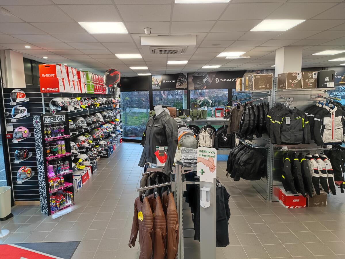 Motoabbigliamento: nuovo negozio a Viterbo - Accessori - Moto.it