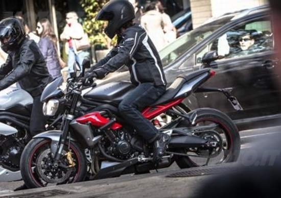 Triumph Street Triple in promozione fino a giugno Triumph Street Triple in promozione fino a giugno