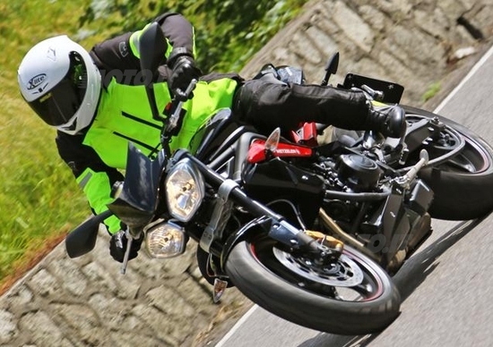 Metzeler Sportec M7 RR. La prova dello pneumatico sportivo a tutto campo Metzeler Sportec M7 RR. La prova dello pneumatico sportivo a tutto campo