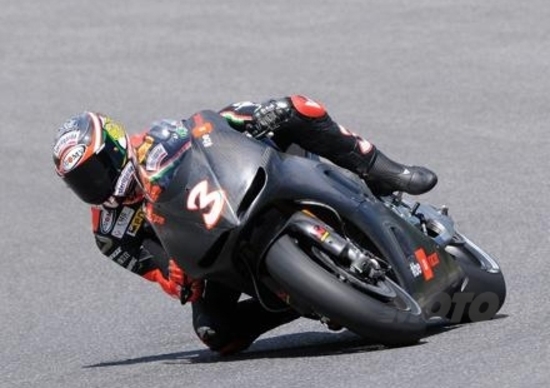 Max Biaggi conclude i test Aprilia MotoGP al Mugello Max Biaggi conclude i test Aprilia MotoGP al Mugello