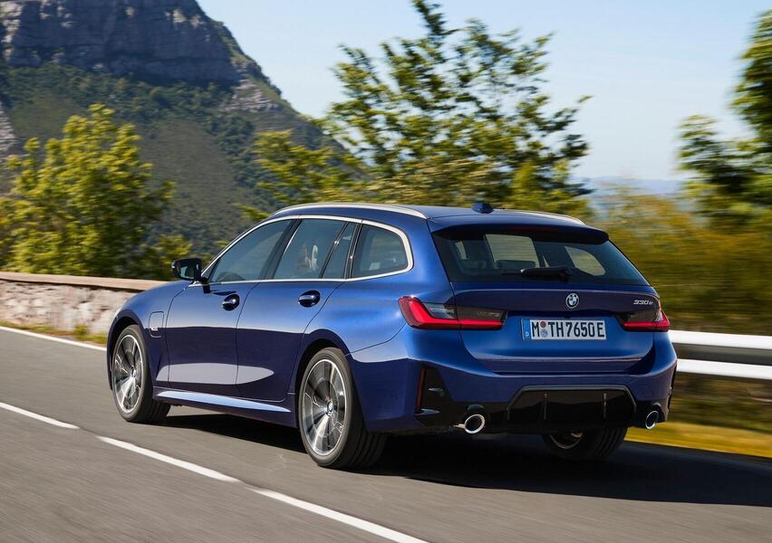 BMW Serie 3 Touring 320e (01/2021 05/2022) prezzo e scheda tecnica Automoto.it