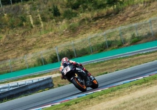 Marquez e Pedrosa: primi giri sulla Honda 2015 Marquez e Pedrosa: primi giri sulla Honda 2015