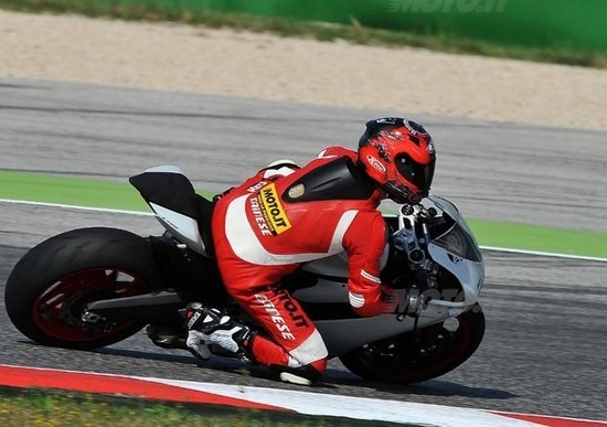 Pirelli Diablo Day 2014, in pista con Diablo Corsa e Supercorsa SP Pirelli Diablo Day 2014, in pista con Diablo Corsa e Supercorsa SP