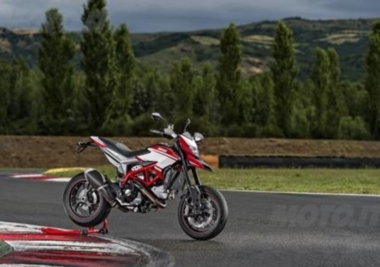WDW 2014: Bayliss e Checa tengono a battesimo la Ducati Hypermotard SP 2015! WDW 2014: Bayliss e Checa tengono a battesimo la Ducati Hypermotard SP 2015!